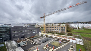 Il cantiere in corso dietro la Schulthess Klinik visto dall’alto.
